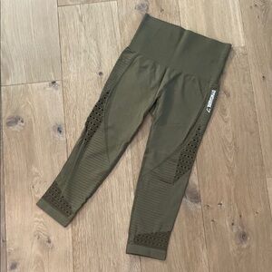 Gymshark Green High-Waisted Energy Seamless Cropped Leggings